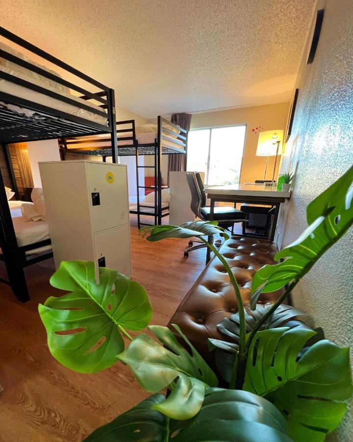Bposhtels Charlotte Hostel Εξωτερικό φωτογραφία