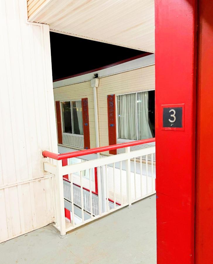 Bposhtels Charlotte Hostel Εξωτερικό φωτογραφία