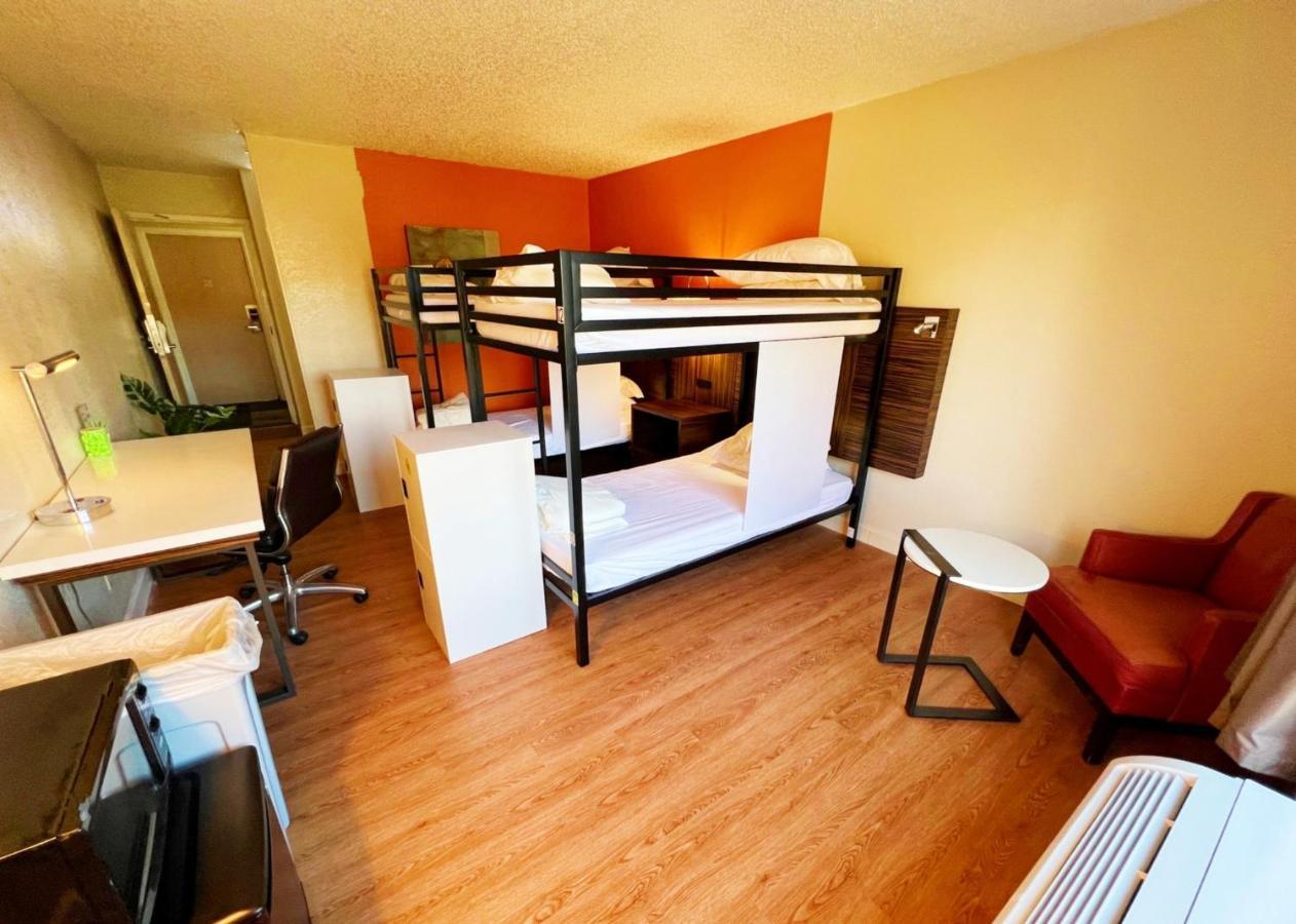 Bposhtels Charlotte Hostel Εξωτερικό φωτογραφία