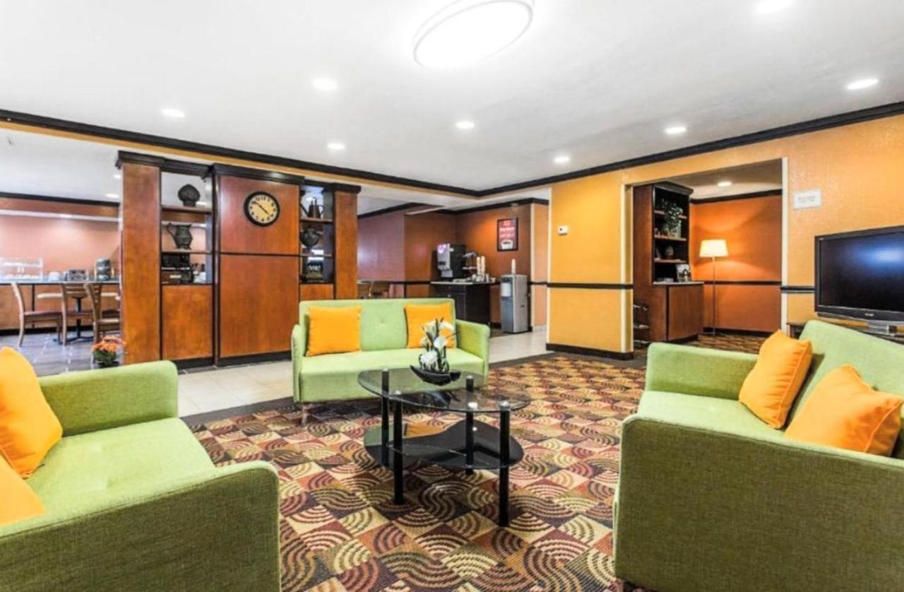 Bposhtels Charlotte Hostel Εξωτερικό φωτογραφία