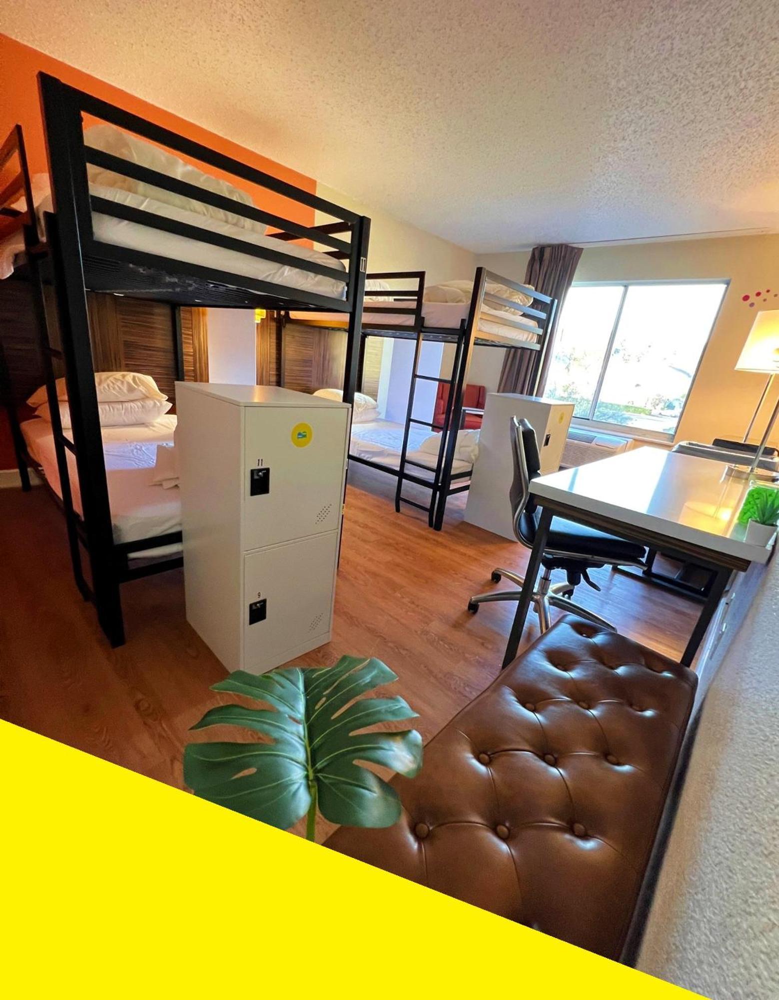 Bposhtels Charlotte Hostel Εξωτερικό φωτογραφία